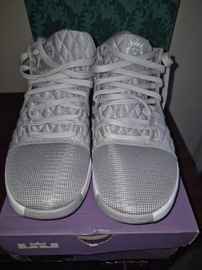 Nike Grey Low-Top Athletic Sneakers